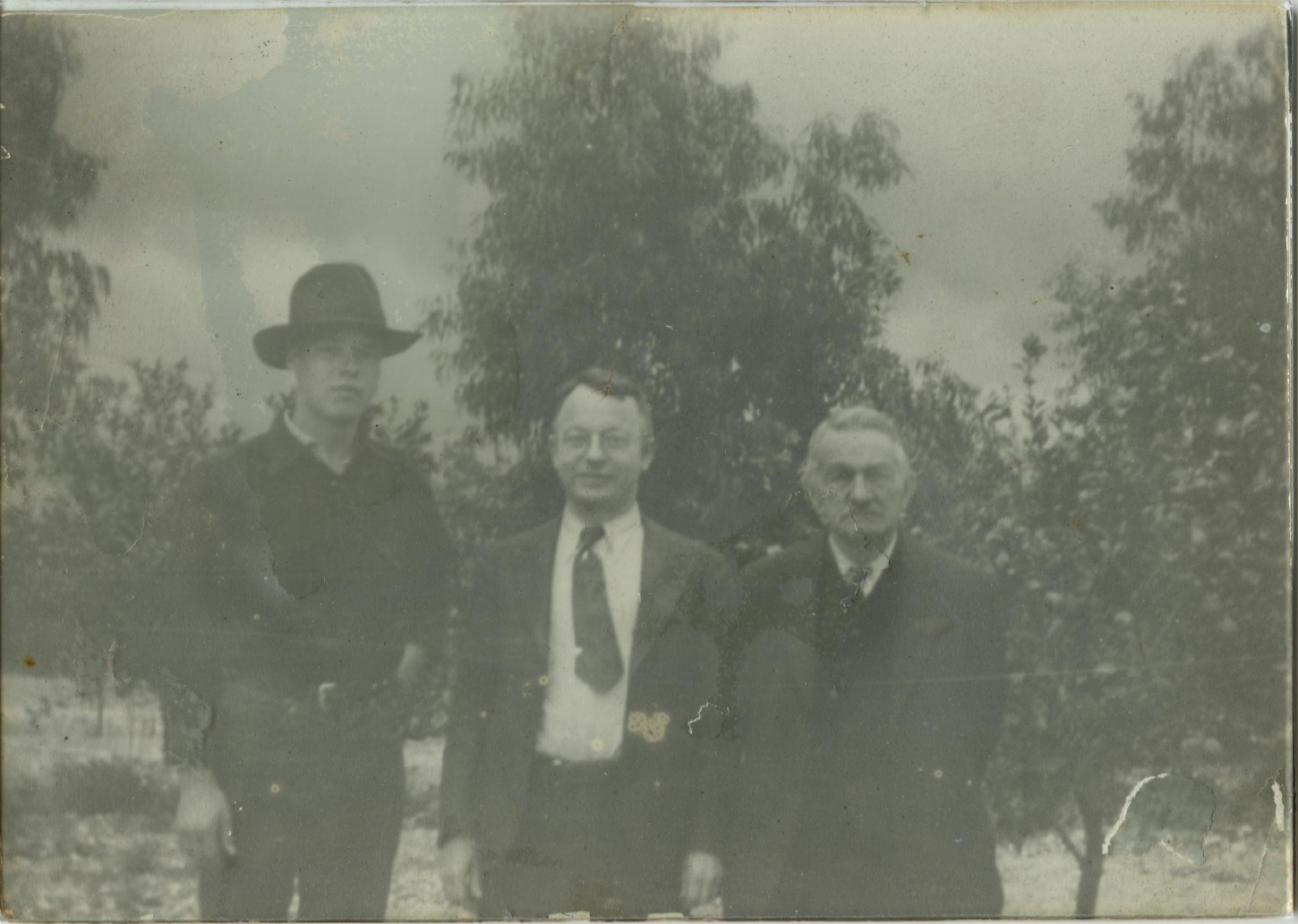 Everett Ruess with his father and grandfather